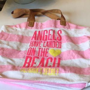 VICTORIA’S SECRET BEACH BAG